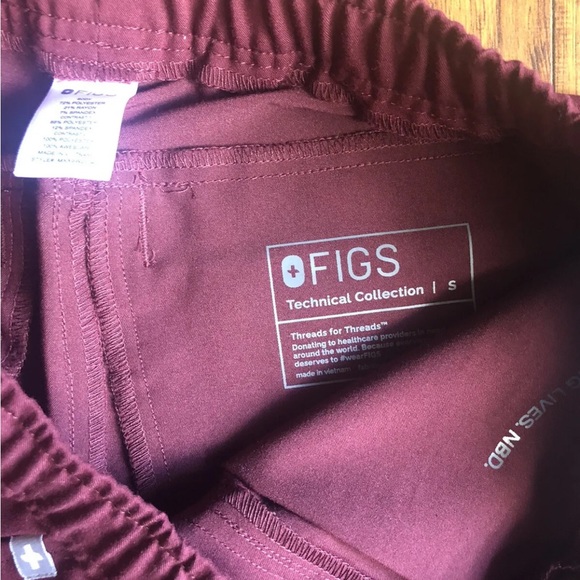 FIGS Men's S Tansen Jogger Scrub Pants Burgundy Technical Collection Medical - Picture 2 of 5
